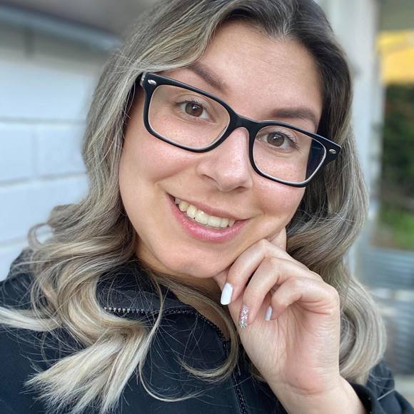 Meet your Posher, Rachel - Picture 1 of 1